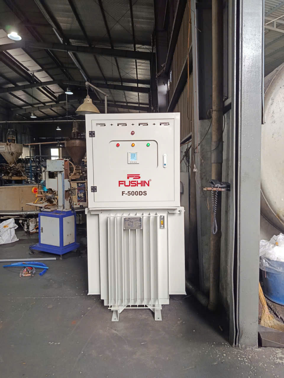 Ổn áp Ngâm dầu 500KVA