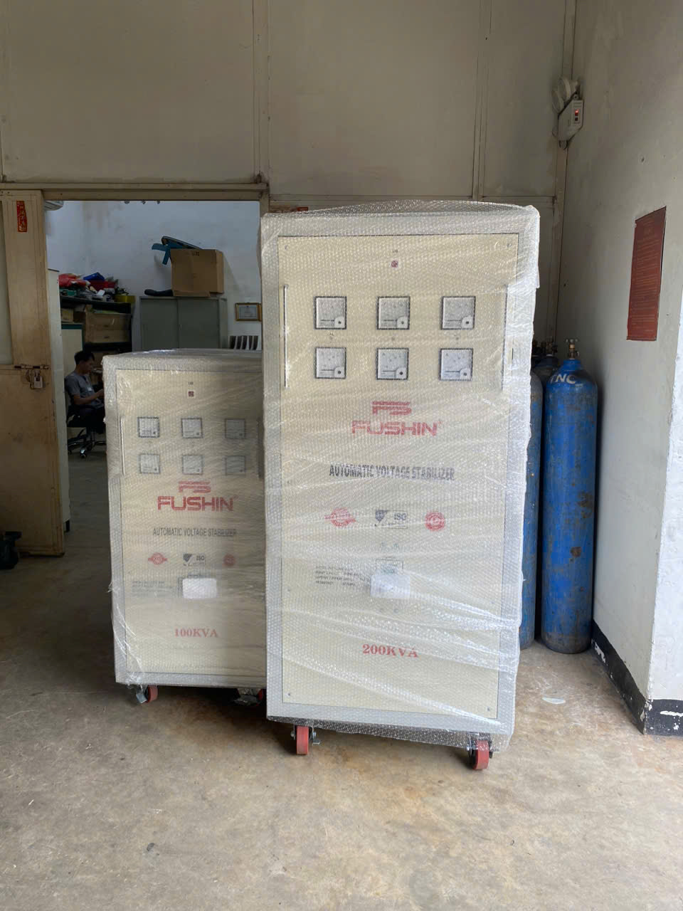 Ổn áp 3 Pha - 200KVA Fushin